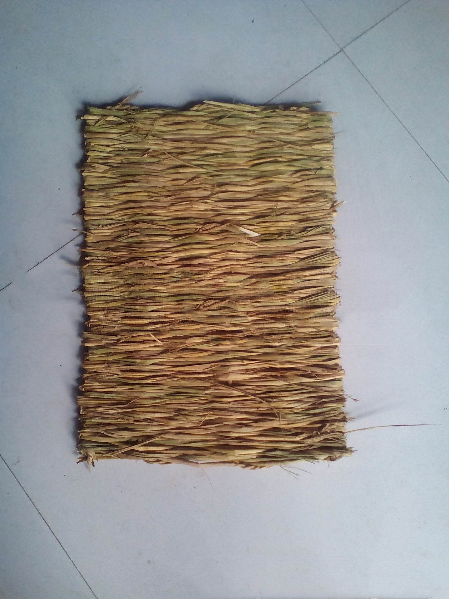 Natural Straw Mat for Pets - Hand-Woven Bedding Pad